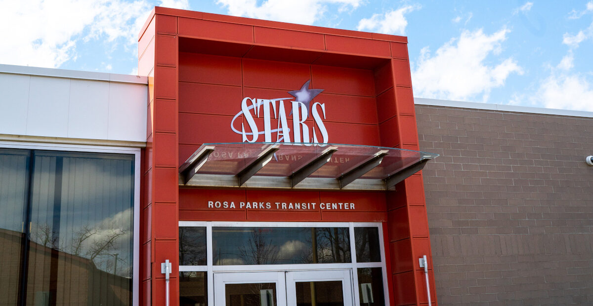 stars streamlining school bus management and route tracking​